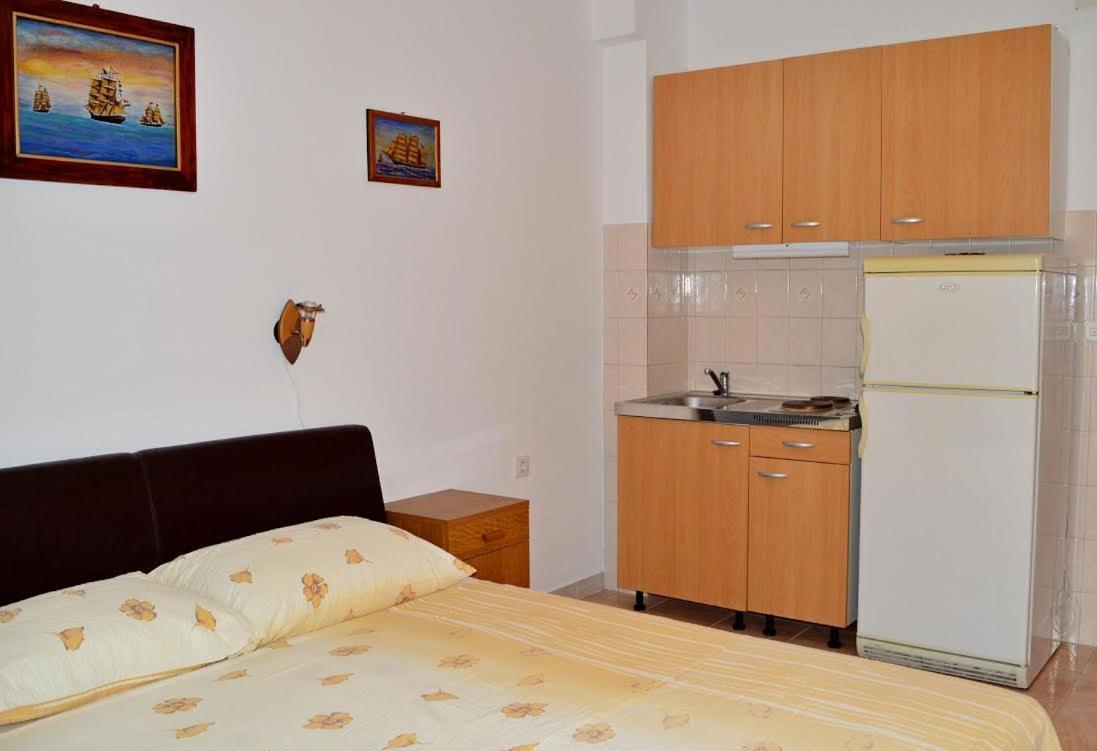 Apartmani Peko Паг Екстериор снимка