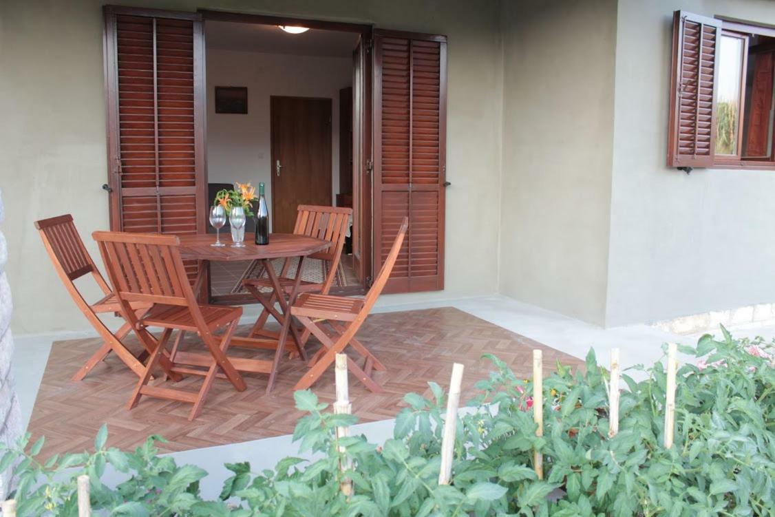 Apartmani Peko Паг Екстериор снимка