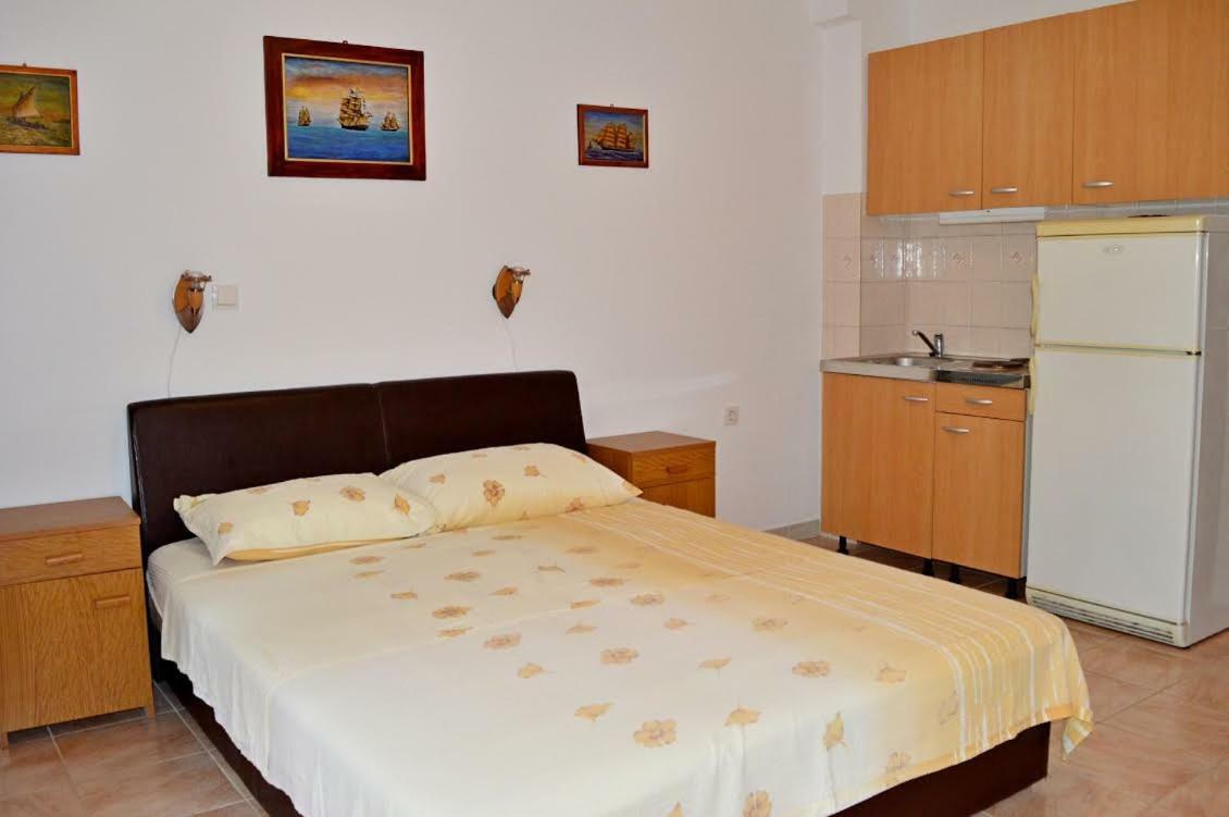 Apartmani Peko Паг Екстериор снимка