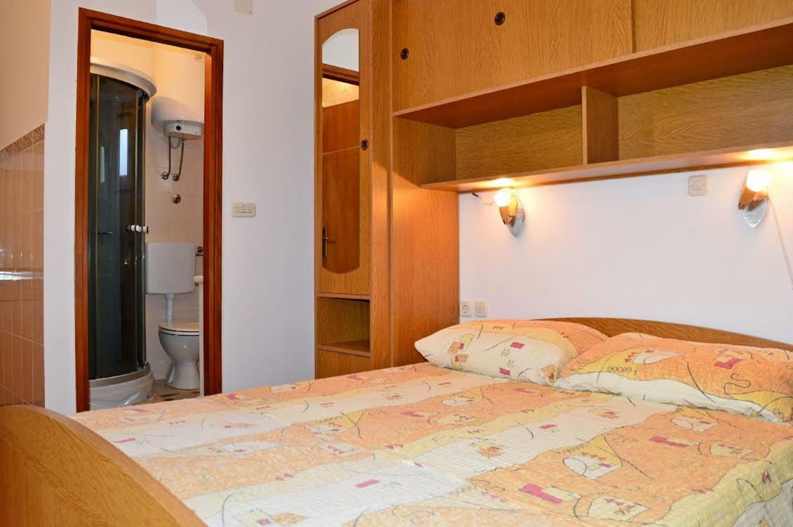 Apartmani Peko Паг Екстериор снимка
