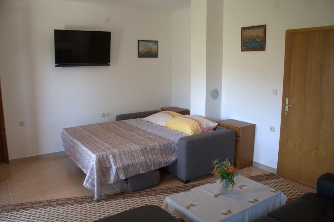 Apartmani Peko Паг Екстериор снимка