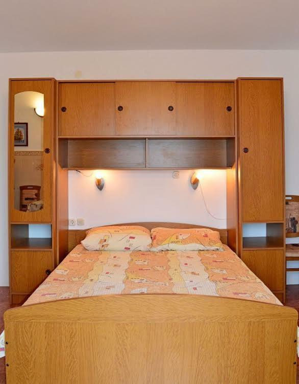 Apartmani Peko Паг Екстериор снимка