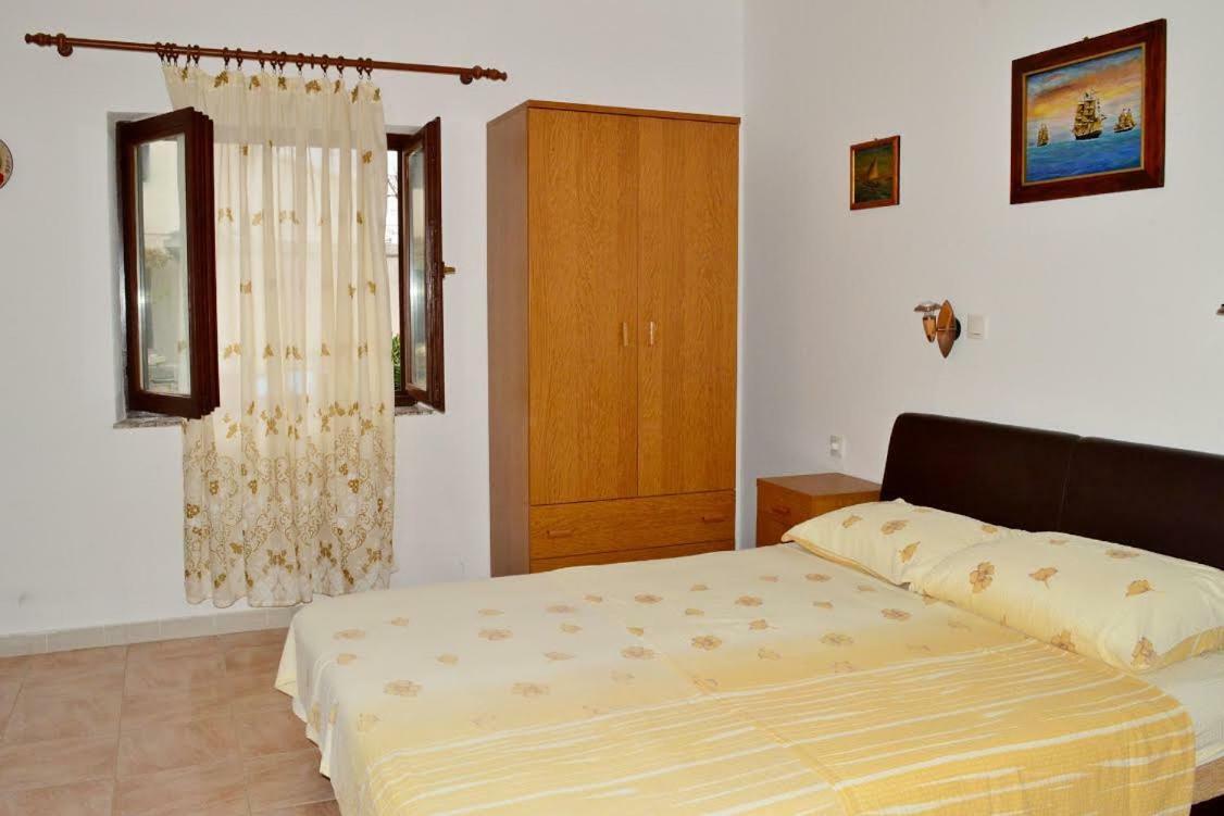 Apartmani Peko Паг Екстериор снимка